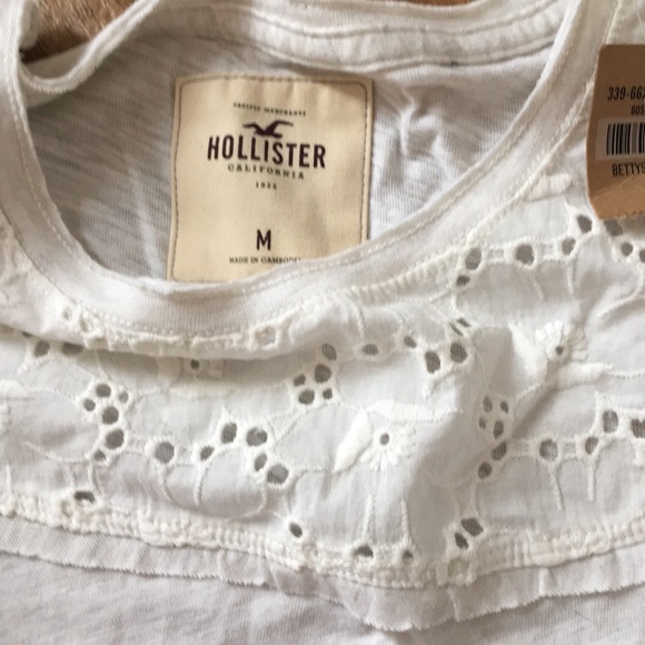 Hollister eyelet top size medium - Picture 2 of 2